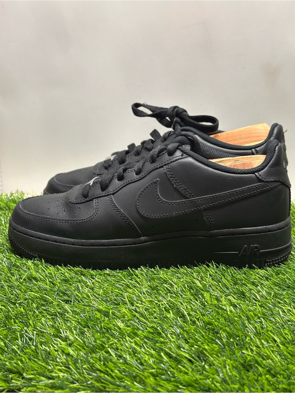 Nike Air Force Black Size 6.5 Youth